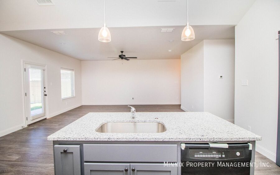 Building Photo - 1709 102nd St