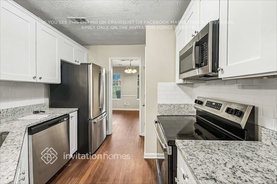 Building Photo - 10 Summer Breeze Ct