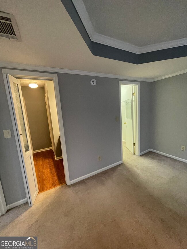 Building Photo - 6431 Oakleaf Way