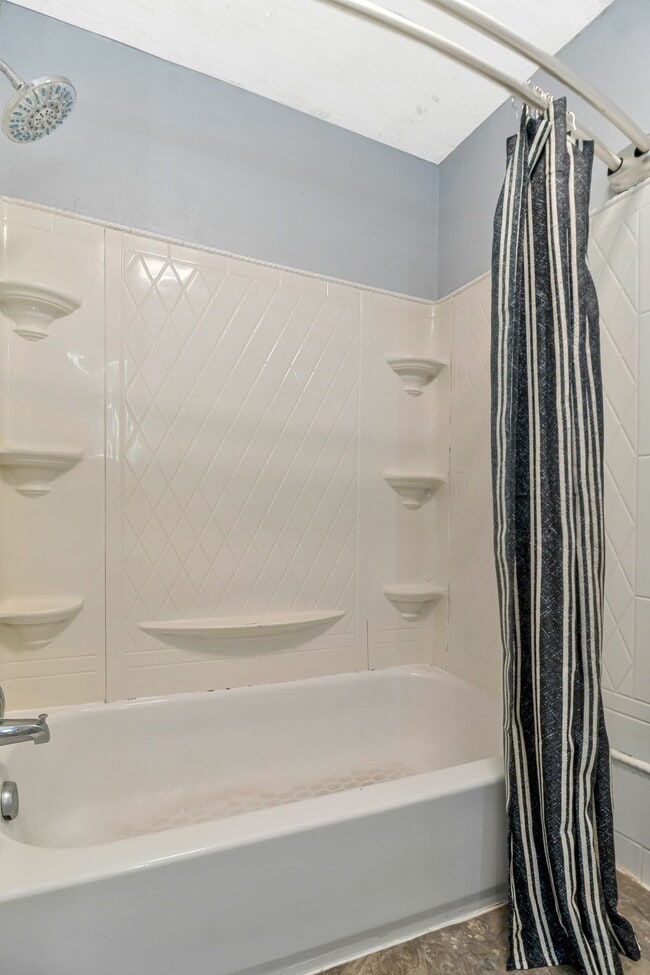 Building Photo - Charming 4 Bedroom Pensacola Rental in a Convenient Location!