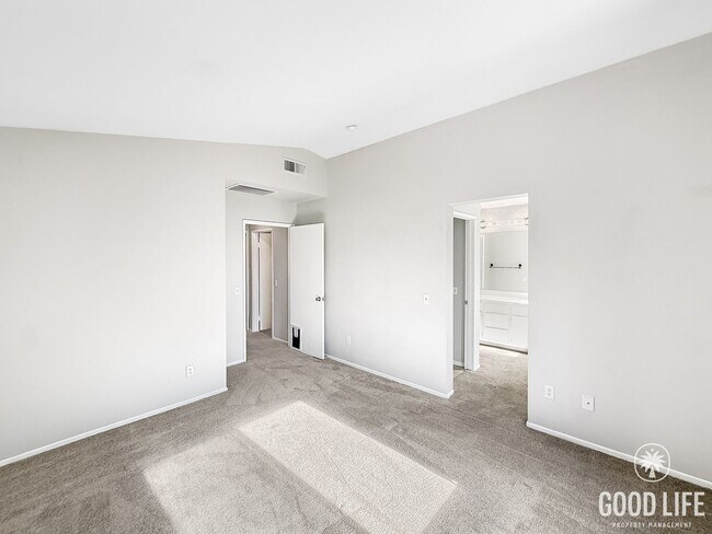 Building Photo - Beautiful 3B/2.5BA Home in Temecula for Rent!