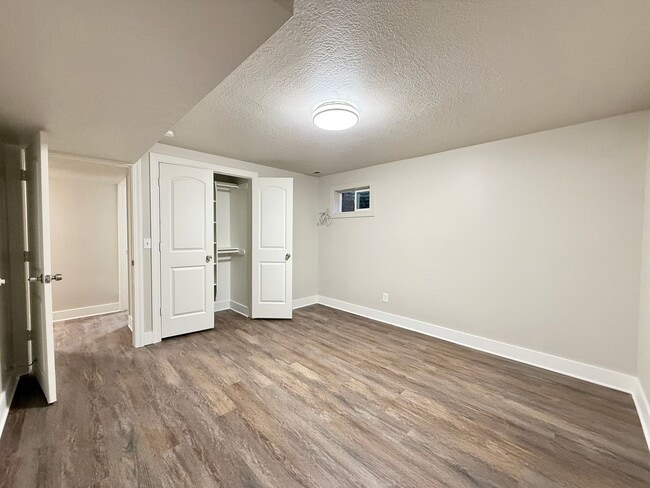 Building Photo - 250 N 360 W