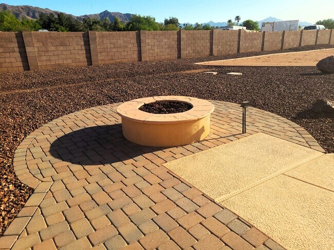 Building Photo - FIRST MONTH RENT FREE!!! BEAUTIFUL HOME ON...