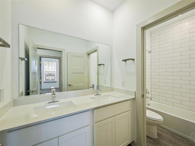 Building Photo - 543 Eiseley Dr