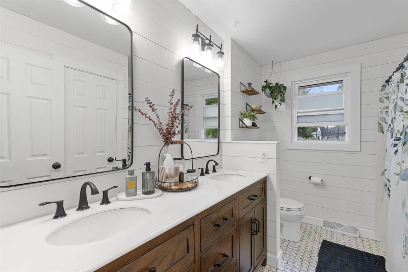 Building Photo - 810 Suffolk Dr