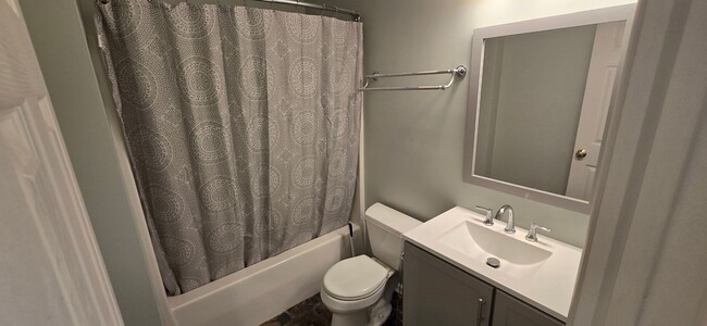 Building Photo - Great gated community near Wake Forest
