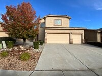 Building Photo - 3 Bedroom Home Available Near Unser Blvd NW & Rainbow Blvd NW!