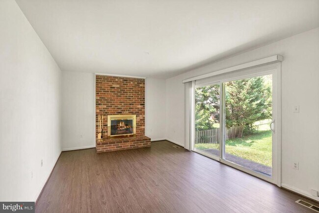 Building Photo - 8902 Huxley Ct