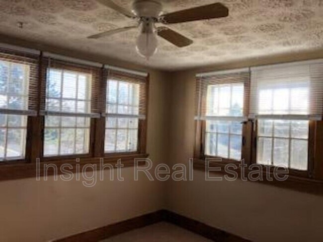 Building Photo - 38 E Maplewood Ave