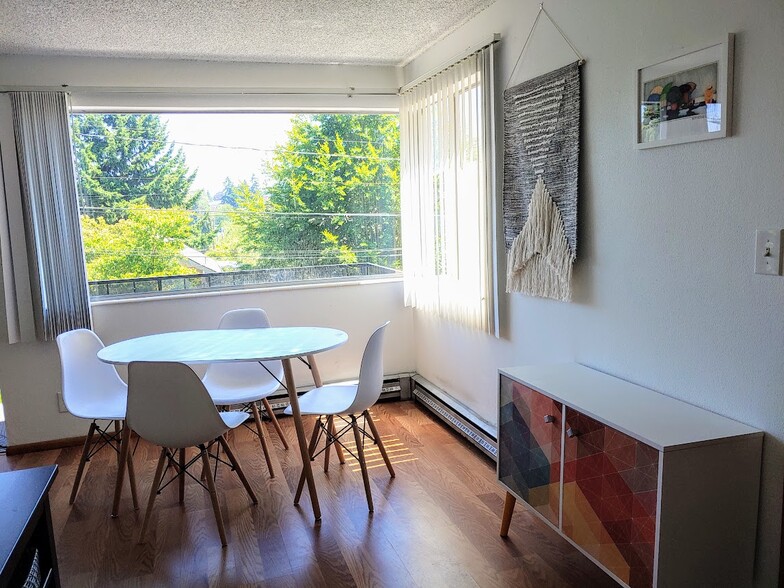 Nice East view with plenty of natural light - 4215 Whitman Ave N