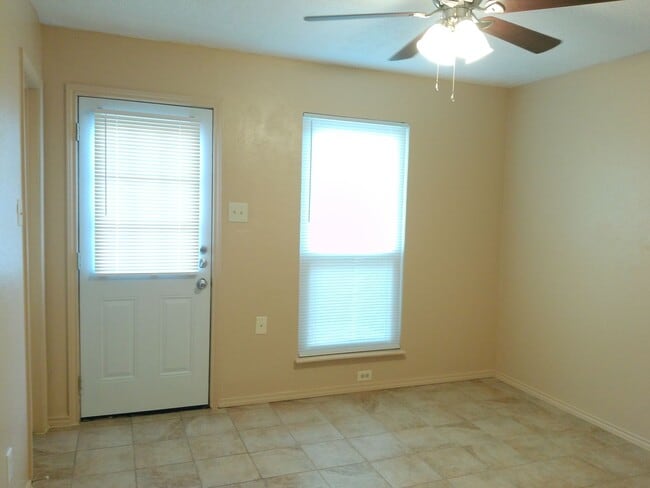 Building Photo - 6702 Everhart Rd