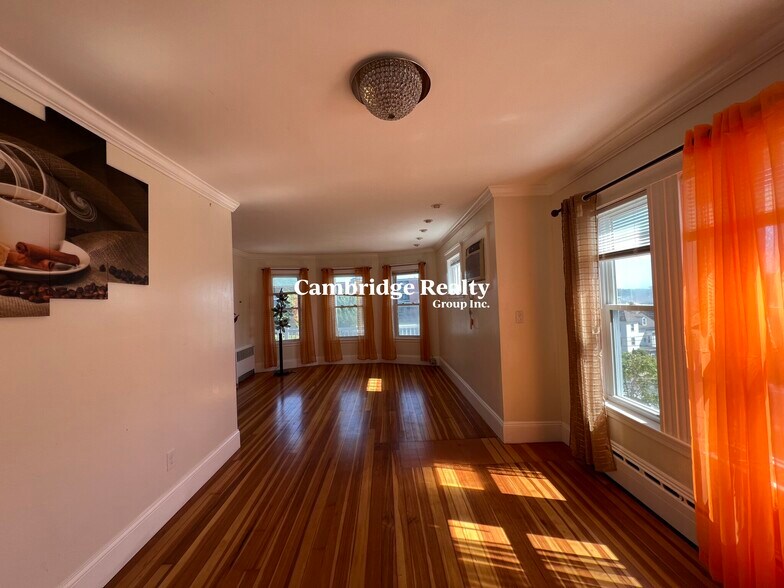 Building Photo - 88 Fellsway E