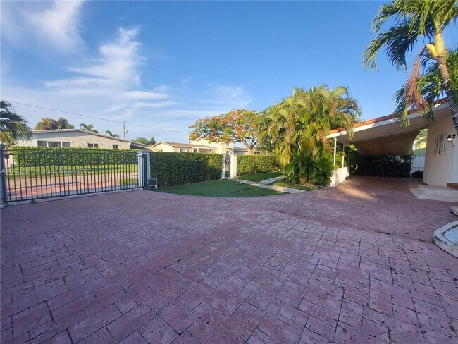 Building Photo - 8105 SW 17th Terrace