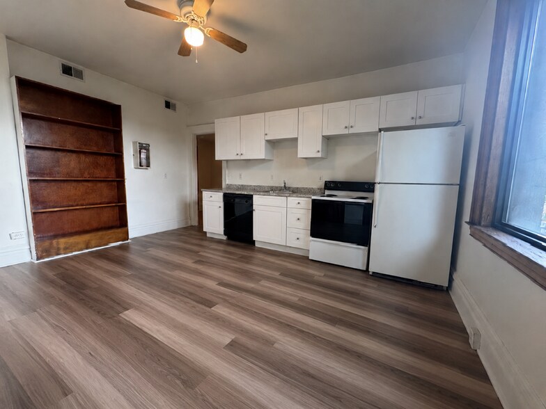4821#2 - 4821 Centre Ave