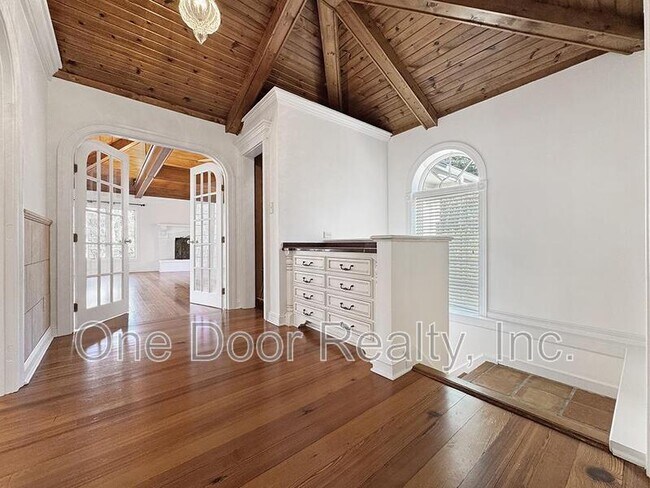 Building Photo - 109 Elizabeth Meriwether