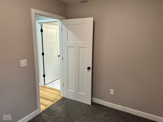 Building Photo - 310 S Nebraska St