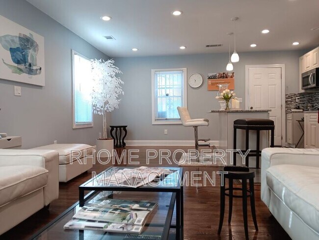 Building Photo - 1711 Candler Rd