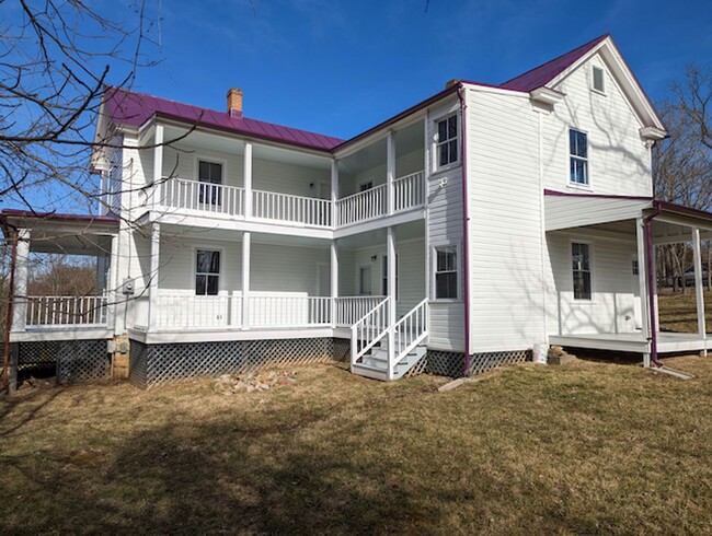 Building Photo - Beautifully Restored Home in Clarke County