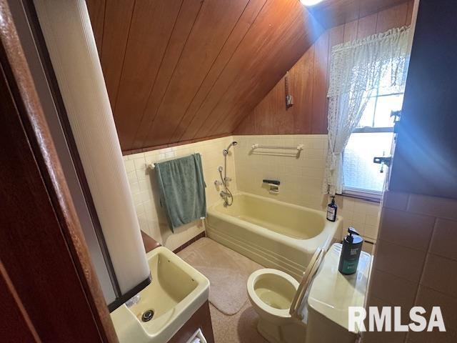 Building Photo - 209 E Cruger Ave