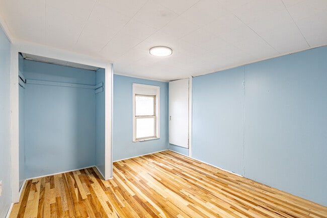 Building Photo - 83 Ridgeway Ave