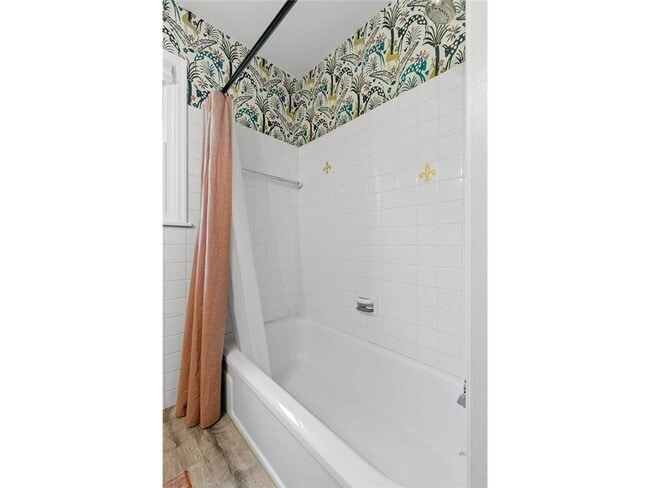 Building Photo - 1620 Winnetka Ave N