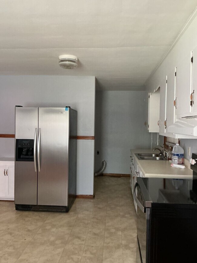 Building Photo - Audubon Dr-- 2 Bedroom 1 Bath Single family home