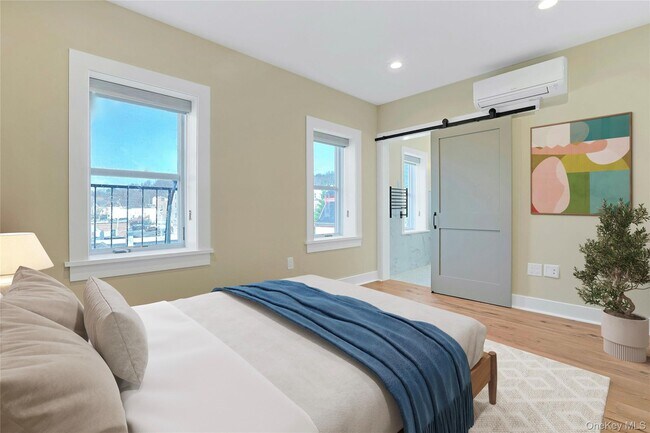 Building Photo - 19 Main St