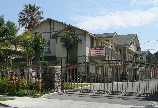 Building Photo - Graham Ave Apts