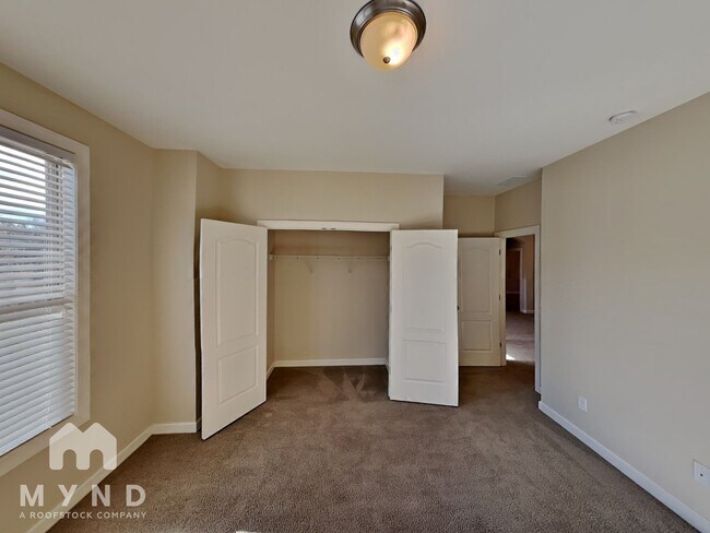 Building Photo - 1019 Willowcroft Dr