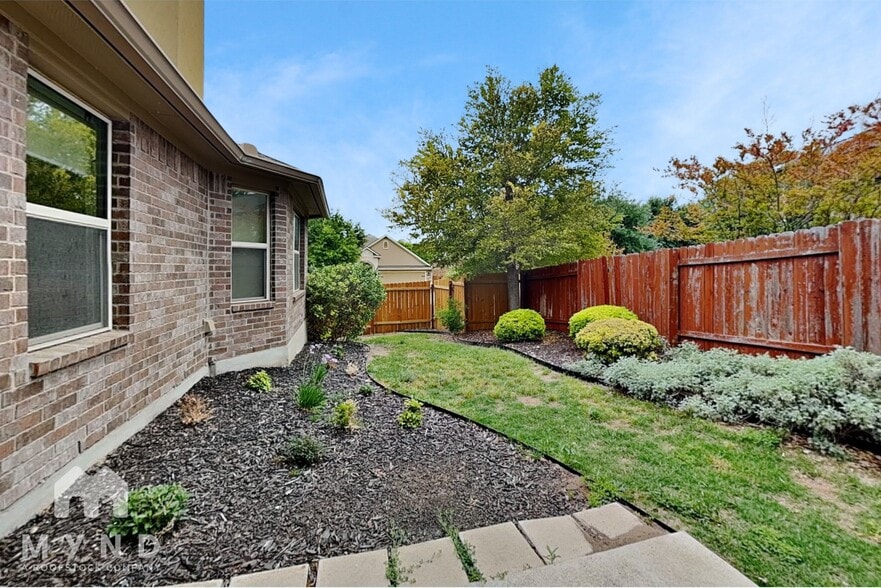 Building Photo - 18401 Rio Chama Ln