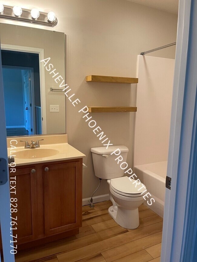 Building Photo - 20 Lilac Fields Way