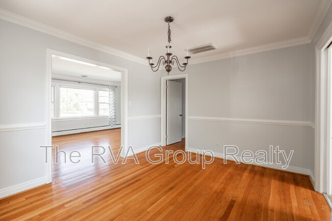 Building Photo - 1207 Whitby Rd