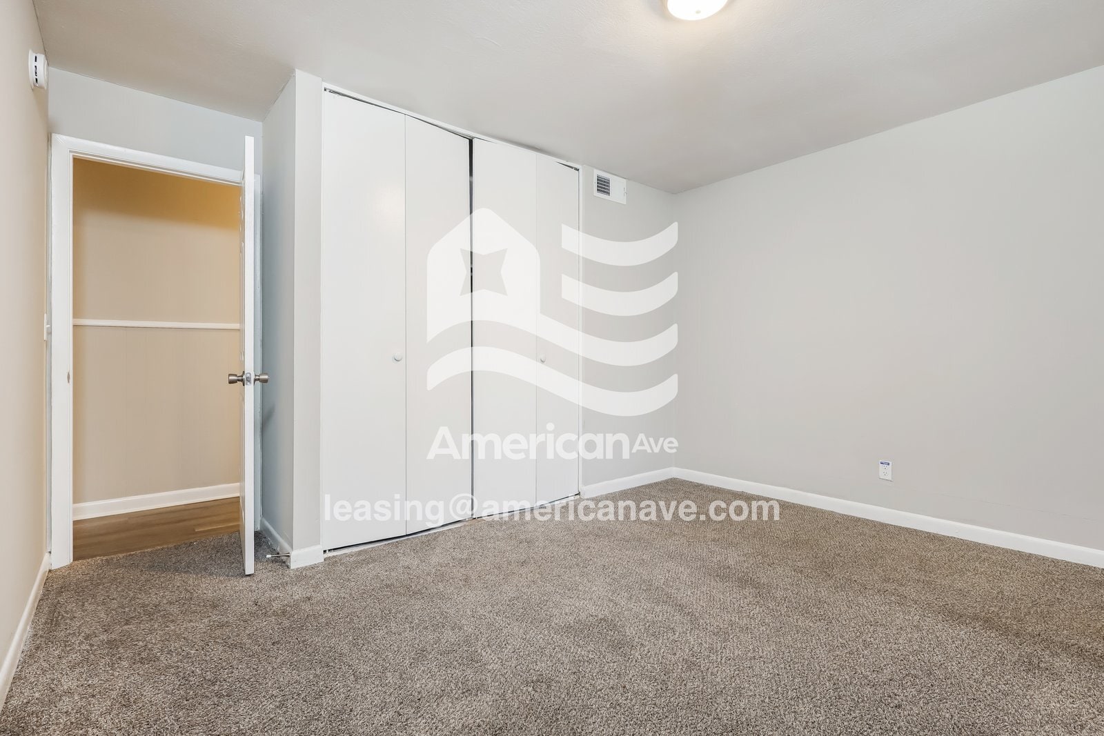 Building Photo - 2410 Broadmoor Dr