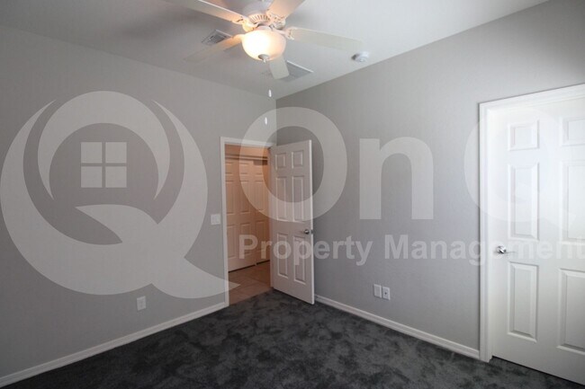 Building Photo - 41582 N Willow Ct