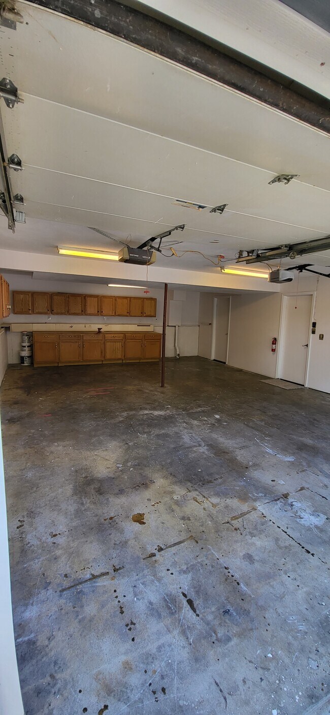 Building Photo - 724 Colleen Dr