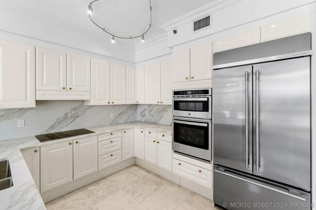 Building Photo - 3720 S Ocean Blvd