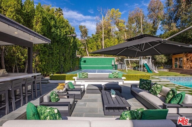 Building Photo - 9823 Cardigan Pl