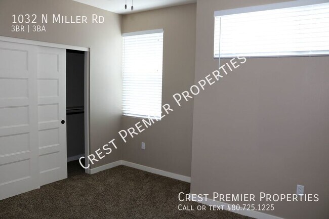 Building Photo - 1032 N Miller Rd