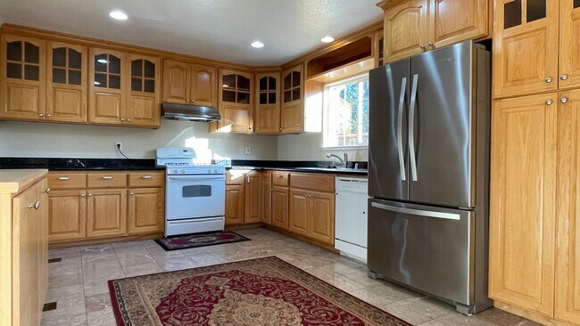 Building Photo - Spacious 6BD/3BA San Jose Home with 3D Tour