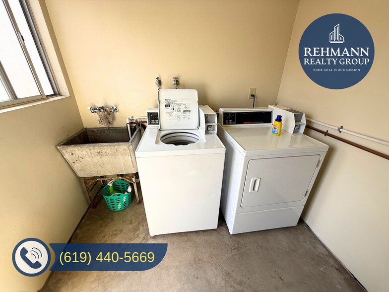 Building Photo - 4235 Kendall St