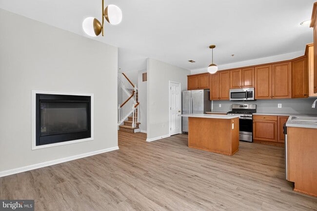 Building Photo - 102 Ashley Way