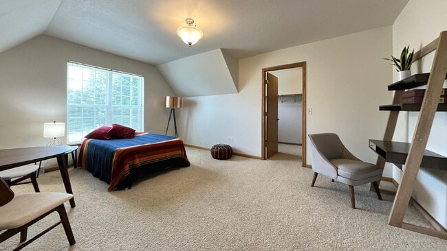 Building Photo - 1214 N 16th Ave