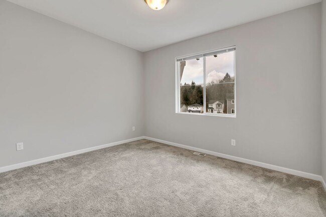 Building Photo - Spacious 3-Bedroom Home in the Heart of Gig Harbor!