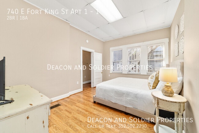 Building Photo - 740 E Fort King St