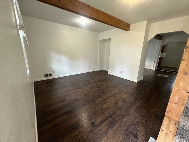 Building Photo - 304 Bessemer Ave