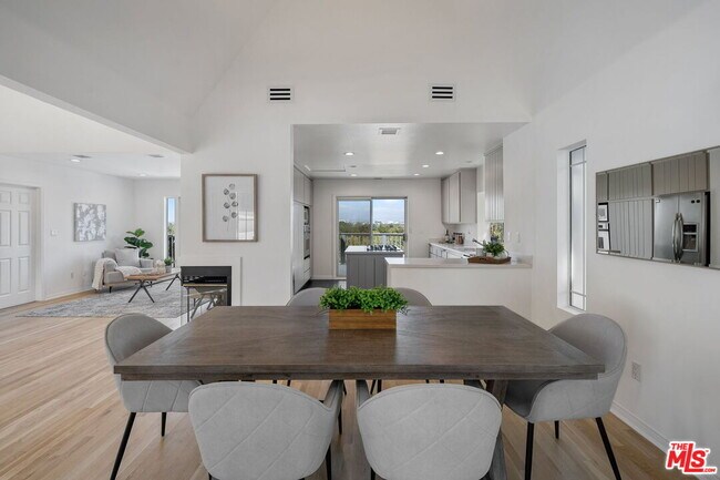 Building Photo - 11543 Sunshine Terrace