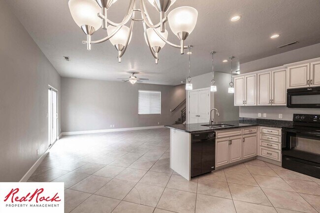 Building Photo - 4 Bedroom Home Near Golf Courses In St. George