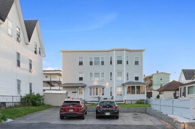 Building Photo - 462 Dubuque St