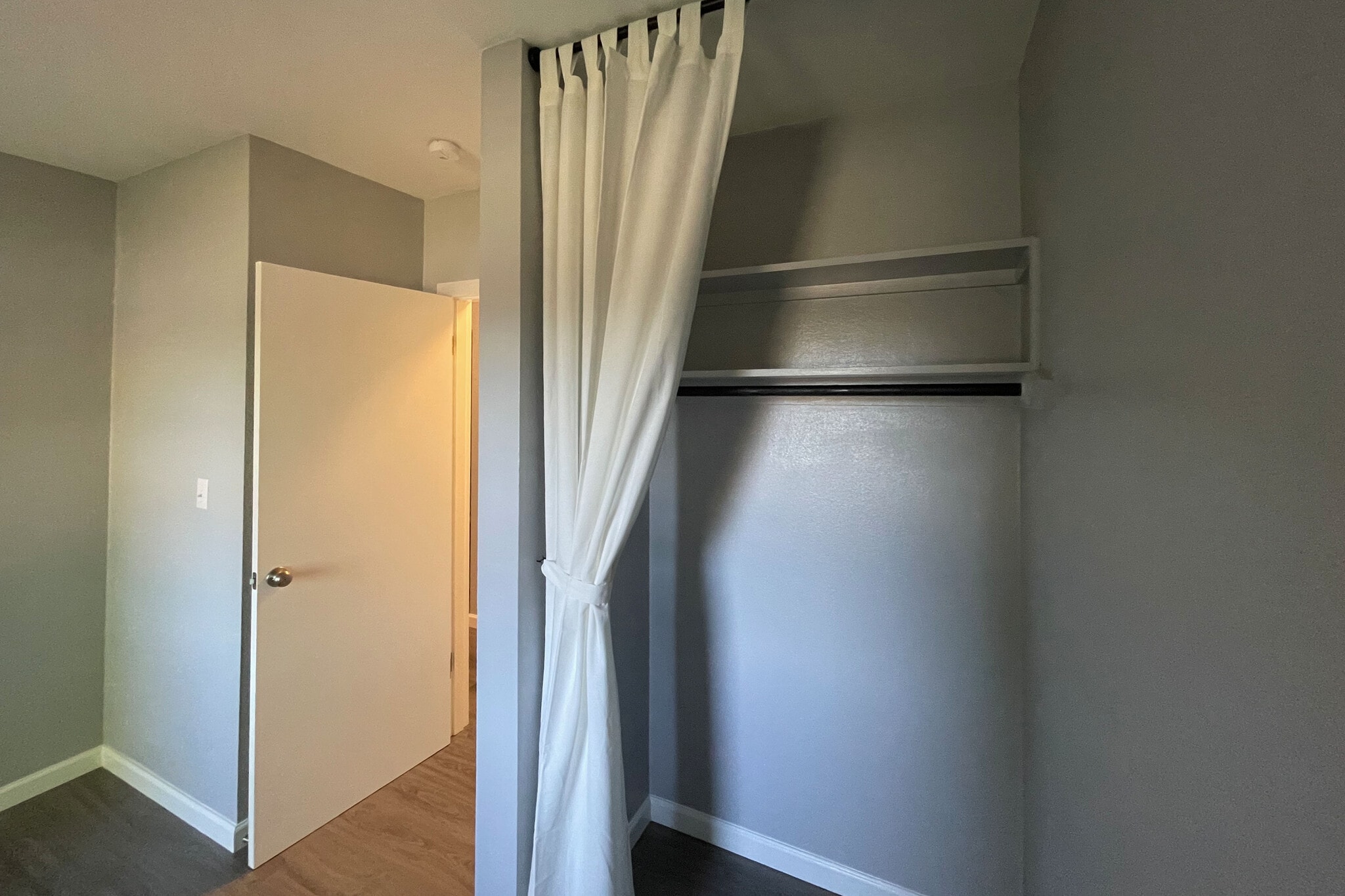 Building Photo - 2102 W 28th St