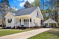Building Photo - Coastal Cottage in Turtle Hill